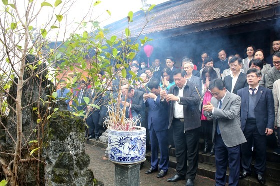At the ceremony marking the 232nd death anniversary of Great Physician Hai Thuong Lan Ong Le Huu Trac (Photo: SGGP) At the ceremony marking the 232nd death anniversary of Great Physician Hai Thuong Lan Ong Le Huu Trac (Photo: SGGP)