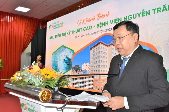 Dr.Quach Thanh Hung, Director of Nguyen Trai Hospital speaks at the ceremony. (Photo: SGGP) Dr.Quach Thanh Hung, Director of Nguyen Trai Hospital speaks at the ceremony. (Photo: SGGP)