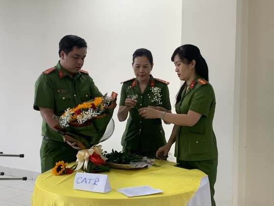 The municipal Department of Public Security coordinates with the HCMC Women&apos;s Union to organize a design contest of publications, storytelling and arts performances on President Ho Chi Minh. (Photo: SGGP)
