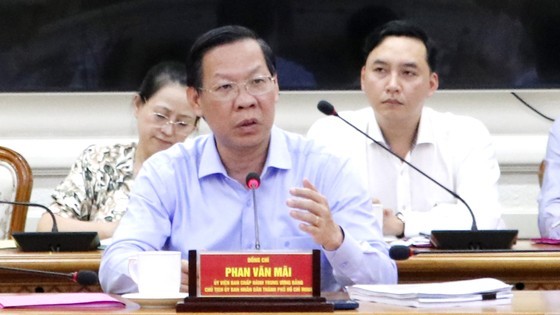 Chairman of the HCMC People’s Committee Phan Van Mai speaks at the event. (Photo: SGGP)