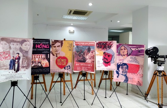 The exhibition presents more than 200 photos, documents, articles and publications describing the history of the revolutionary struggle of the Vietnamese people and Vietnamese revolutionary cinematography. (Photo: SGGP)