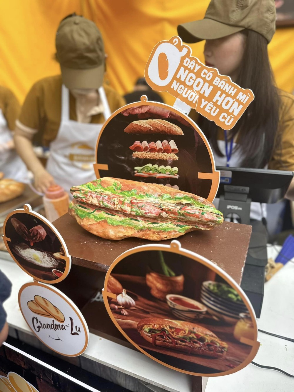 A bread stall at the festival (Photo: KK)