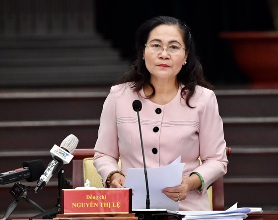 Chairwoman of the HCMC People's Council Nguyen Thi Le speaks at the meeting. (Photo: SGGP) Chairwoman of the HCMC People's Council Nguyen Thi Le speaks at the meeting. (Photo: SGGP)