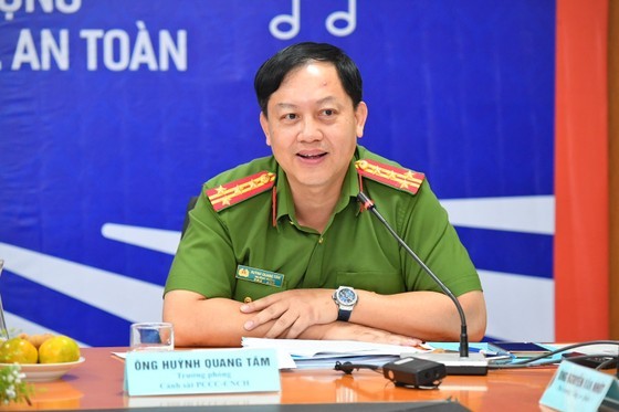 Colonel Huynh Quang Tam, Head of the Fire Prevention and Fighting and Rescue Police Division (PC07) speaks at the conference. (Photo: SGGP)
