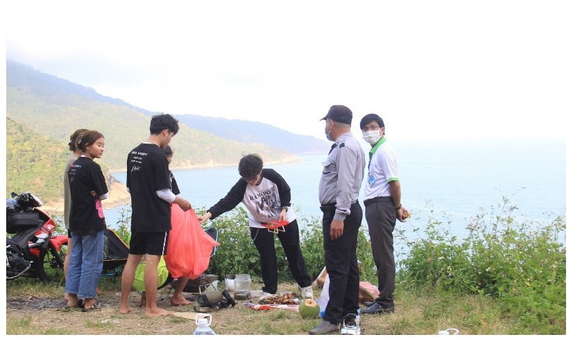 Da Nang calls for more actions to protect red-shanked douc langurs.