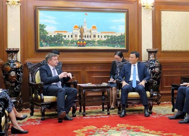 Vice chairman of HCMC People’s Committee Bui Xuan Cuong on April 20 received Regional Representative for Asia - Pacific of the International Organisation of La Francophonie (OIF) in Hanoi Edgar Doerig. (Photo: VNA) Vice chairman of HCMC People’s Committee Bui Xuan Cuong on April 20 received Regional Representative for Asia - Pacific of the International Organisation of La Francophonie (OIF) in Hanoi Edgar Doerig. (Photo: VNA)