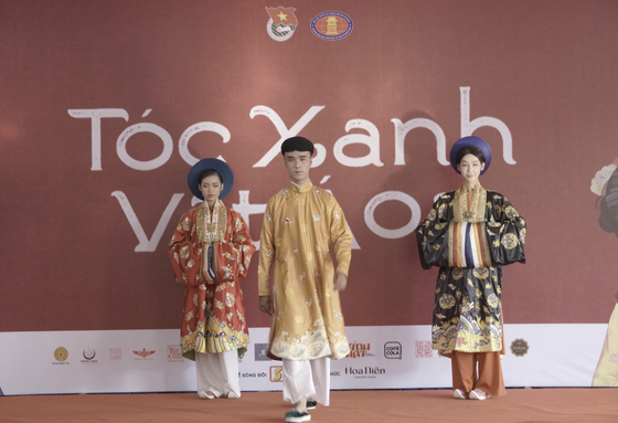 A performance of folk clothes