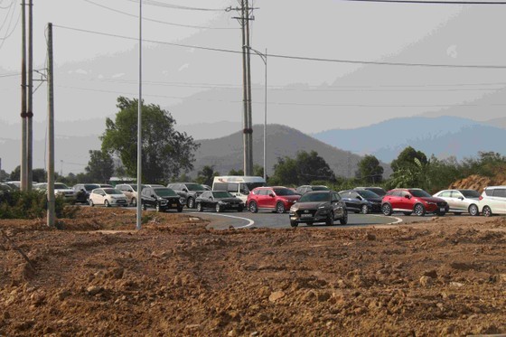 Binh Thuan Province has implemented immediate measures to curb traffic jams on National Highway 1A. (Photo: SGGP)
