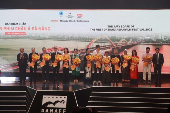 The jury board of the 2023 Da Nang Asian Film Festival (Photo: SGGP) The jury board of the 2023 Da Nang Asian Film Festival (Photo: SGGP)