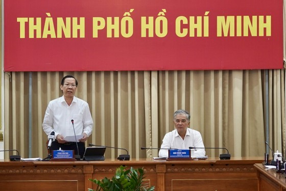 Chairman of the HCMC People’s Committee Phan Van Mai speaks at the event. (Photo: SGGP) Chairman of the HCMC People’s Committee Phan Van Mai speaks at the event. (Photo: SGGP)