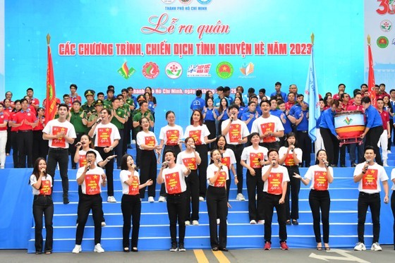 Many artists join an art performance at the launching ceremony. (Photo: SGGP) Many artists join an art performance at the launching ceremony. (Photo: SGGP)