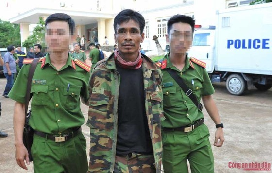 One of the suspects is arrested. (Photo: CAND) One of the suspects is arrested. (Photo: CAND)