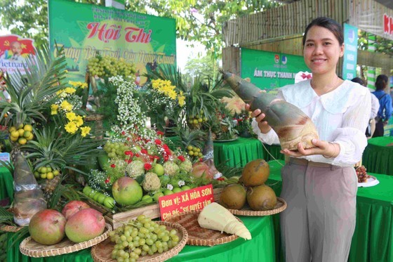 A stall displaying Ninh Thuan's specialties (Photo: SGGP) A stall displaying Ninh Thuan's specialties (Photo: SGGP)