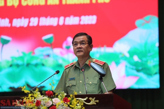 Major General Le Hong Nam, Director and Party Secretary of the Municipal Public Security Department speaks at the event. (Photo: SGGP) Major General Le Hong Nam, Director and Party Secretary of the Municipal Public Security Department speaks at the event. (Photo: SGGP)
