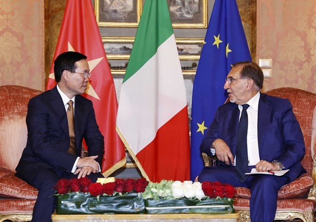 Vietnamese President Vo Van Thuong (L) and President of the Italian Senate Ignazio La Russa at their meeting in Rome on July 26. (Photo: VNA) Vietnamese President Vo Van Thuong (L) and President of the Italian Senate Ignazio La Russa at their meeting in Rome on July 26. (Photo: VNA)