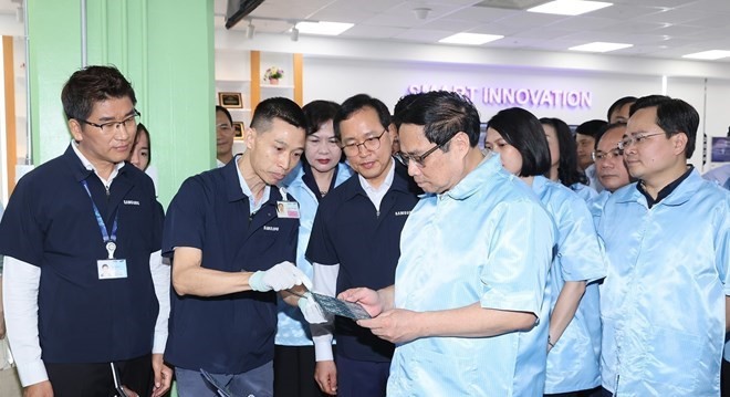 PM Pham Minh Chinh visits Samsung factory (Photo: VNA) PM Pham Minh Chinh visits Samsung factory (Photo: VNA)