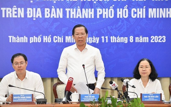 Chairman of the HCMC People's Committee Phan Van Mai speaks at the meeting. (Photo: SGGP) Chairman of the HCMC People's Committee Phan Van Mai speaks at the meeting. (Photo: SGGP)