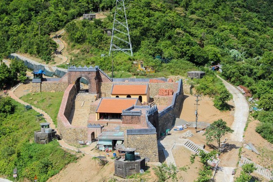 The project of preserving, restoring, and promoting the value of Hai Van Gate relic covers an area of about 6,500 square meters with a total cost of VND42 billion (US$1.8 million). Starting in 2021, the project will be finished at the end of this year.