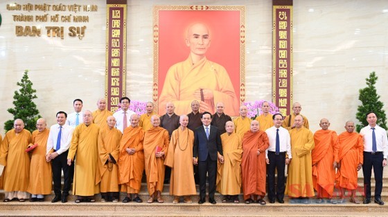 Deputy Prime Minister Tran Luu Quang on August 19 visits and extends greetings to leaders of the Vietnam Buddhist Sangha (VBS), the VBS's Patronage Council, and the Executive Council of the VBS ahead of the Vu Lan Festival. (Photo: SGGP) Deputy Prime Minister Tran Luu Quang on August 19 visits and extends greetings to leaders of the Vietnam Buddhist Sangha (VBS), the VBS's Patronage Council, and the Executive Council of the VBS ahead of the Vu Lan Festival. (Photo: SGGP)