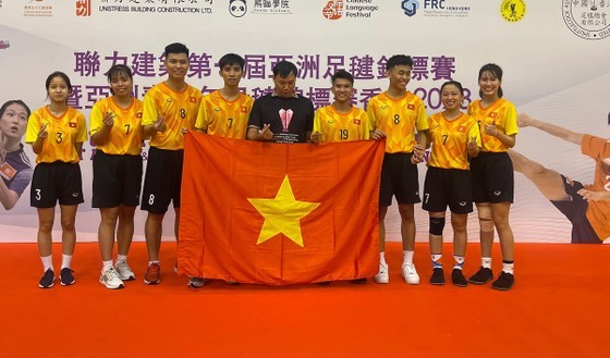 The Vietnamese youth shuttlecock team gets the victory on August 23. (Photo: SGGP) The Vietnamese youth shuttlecock team gets the victory on August 23. (Photo: SGGP)