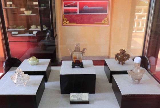 Valuable artifacts from the Nguyen Dynasty (Photo: SGGP)