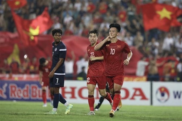 Thanh Nhan (Number 10) scores the 4th goal for Vietnam in the match against Guam. (Photo: VNA) Thanh Nhan (Number 10) scores the 4th goal for Vietnam in the match against Guam. (Photo: VNA)