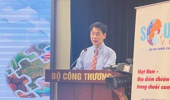 Director of the European-American Market Department Ta Hoang Linh speaks at the event (Photo: VNA)