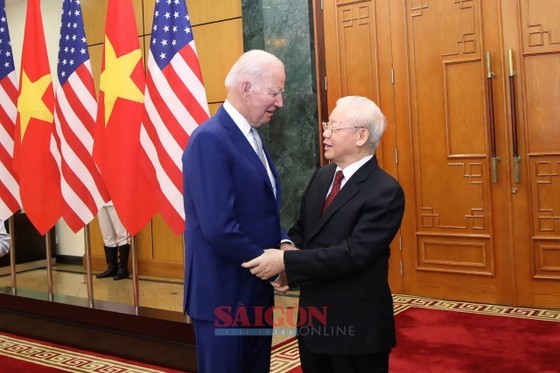 Party General Secretary Nguyen Phu Trong and US President Joe Biden during the talk at the Party Central Committee’s headquarters in Hanoi on September 10 (Photo: SGGP)