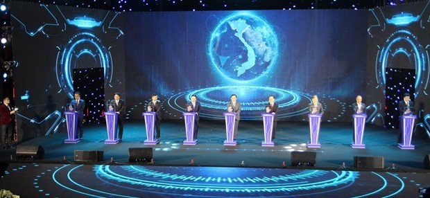Deputy Prime Minister Tran Luu Quang and the delegates press the button to launch Techconnect and Innovation Vietnam 2023 in Ha Long City, the northeastern province of Quang Ninh on September 29. (Photo: VNA) Deputy Prime Minister Tran Luu Quang and the delegates press the button to launch Techconnect and Innovation Vietnam 2023 in Ha Long City, the northeastern province of Quang Ninh on September 29. (Photo: VNA)