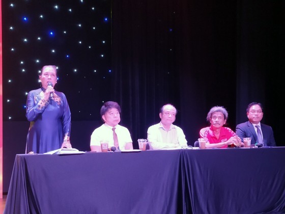 Chairwoman of the HCMC Cinematography Association Duong Cam Thuy speaks at the event. (Photo: SGGP) Chairwoman of the HCMC Cinematography Association Duong Cam Thuy speaks at the event. (Photo: SGGP)