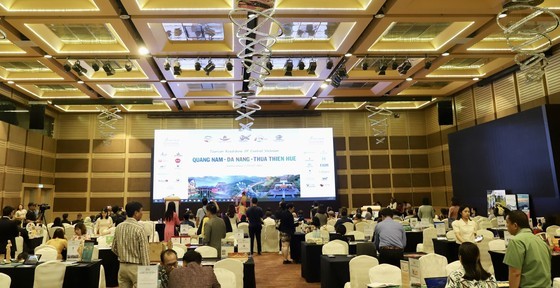 At the conference promoting tourism of Quang Nam, Da Nang and Thua Thien-Hue in Malaysia (Photo: SGGP)