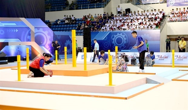 Teams participating in the final round of the 2023 Vietnam Robot Innovation Competition (Robocon Vietnam) at the Nam Dinh province's Sports Complex (Photo: VNA) Teams participating in the final round of the 2023 Vietnam Robot Innovation Competition (Robocon Vietnam) at the Nam Dinh province's Sports Complex (Photo: VNA)