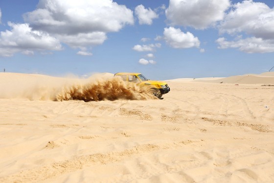 Driving offroad on the sand dunes