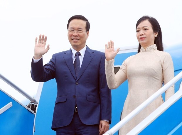 President Vo Van Thuong and his wife set off for the APEC Leaders' Week in San Francisco, the US, on November 14. (Photo: VNA) President Vo Van Thuong and his wife set off for the APEC Leaders' Week in San Francisco, the US, on November 14. (Photo: VNA)