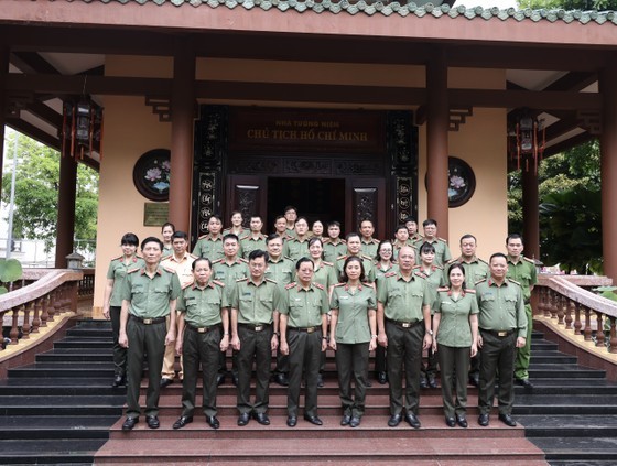 Delegates of the police forces of HCMC, Hanoi, Hai Phong, Da Nang, and Can Tho attend the conference. (Photo: SGGP)