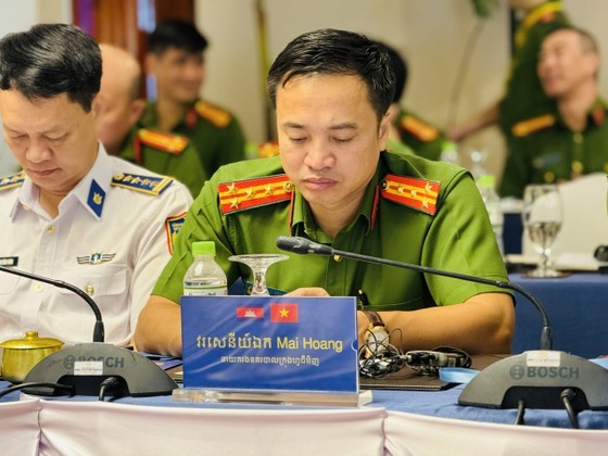 Colonel Mai Hoang, Deputy Director of the HCMC Public Security Department attends the conference. (Photo: SGGP)