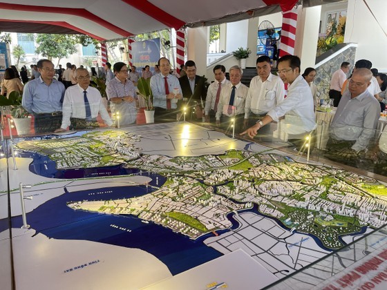 Nha Be District calls for investment in main fields. (Photo: SGGP)