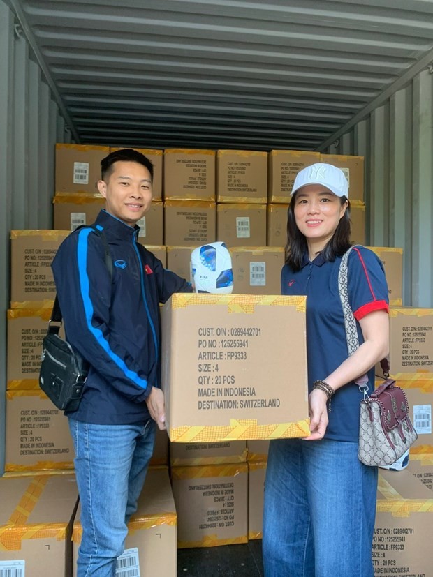 Vietnam receives over 50,000 balls that FIFA donates to support the country’s school football program. (Photo: vff.org.vn) football-9552.jpeg