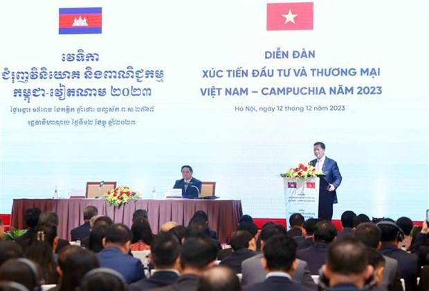 Prime Minister Samdech Moha Borvor Thipadei Hun Manet speaking at the event (Photo: VNA) vietnam-cambodia-2-1061.jpg