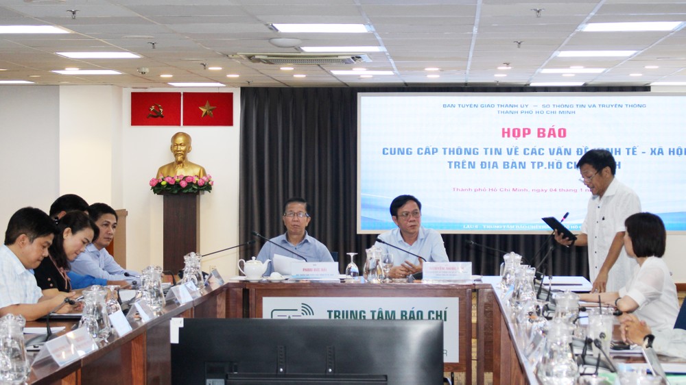 quang-canh-hop-bao-ngay-4-1-8054jpg-2722.jfif