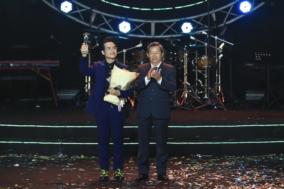Live concert of the Year: Ha Anh Tuan anh-chup-man-hinh-2024-01-25-luc-071546-34png-4771.png