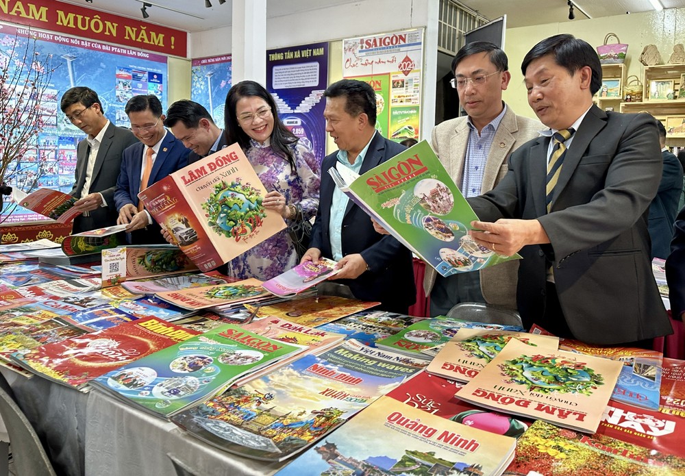 Delegates attend the opening ceremony of the Lam Dong Spring Press Festival 2024. (Photo: SGGP) 78ee1233c8ba62e43bab-3583jpg-917.jpg
