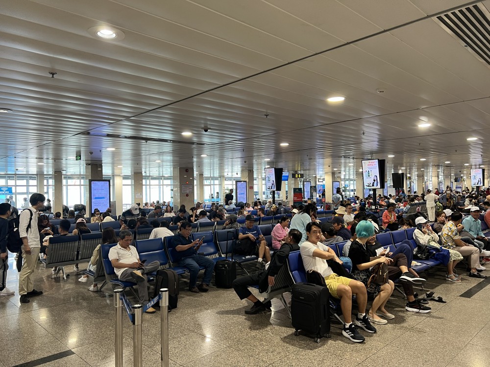 Tan Son Nhat International Airport in HCMC serves 934 flights on February 14 (Photo: SGGP) 7-5793-2800jpg-4791.jpg