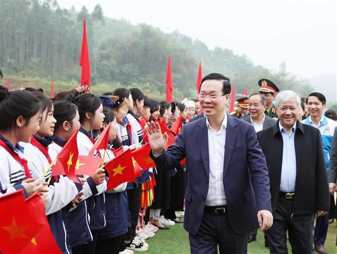 State President Vo Van Thuong attends ceremony to launch tree planting festival (Photo: VNA) vo-van-thuong-2-4689.jpg