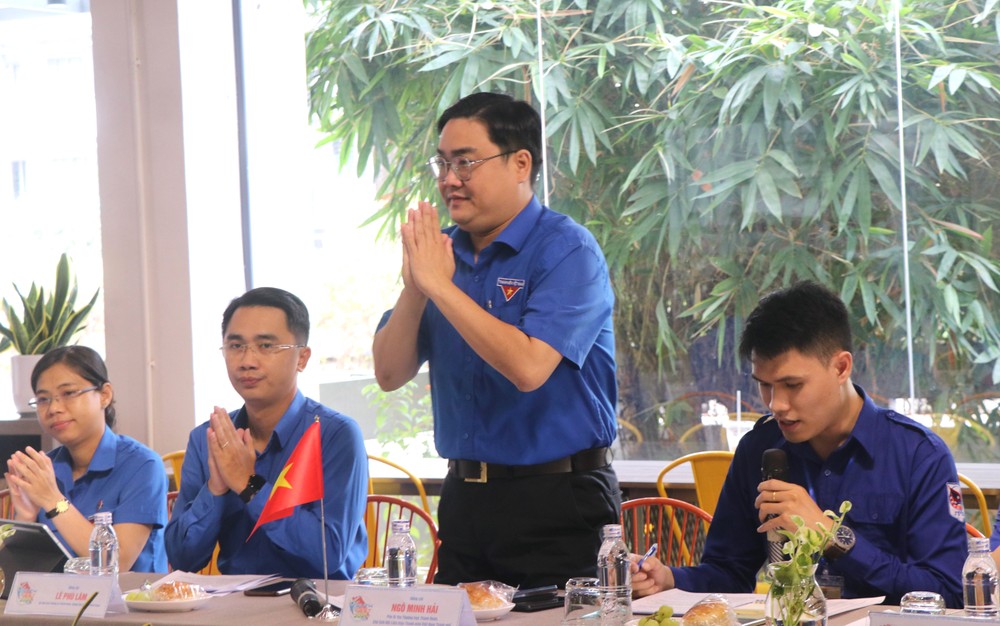 Permanent deputy secretary of the Ho Chi Minh City Youth Union Ngo Minh Hai attends the meeting. (Photo: SGGP) 8.jpg