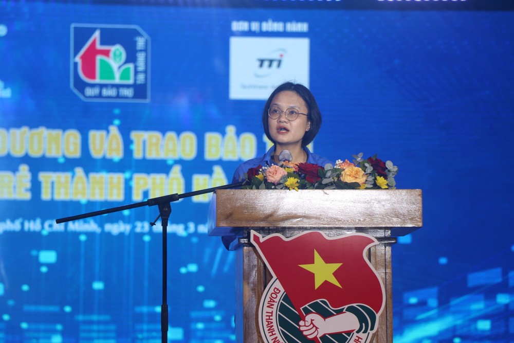 Vice Secretary of the HCMC Youth Union and Chairwoman of the Vietnamese Student Association of the city, Tran Thu Ha speaks at the event. (Photo: SGGP) img-2027-9911.jpg.jpg