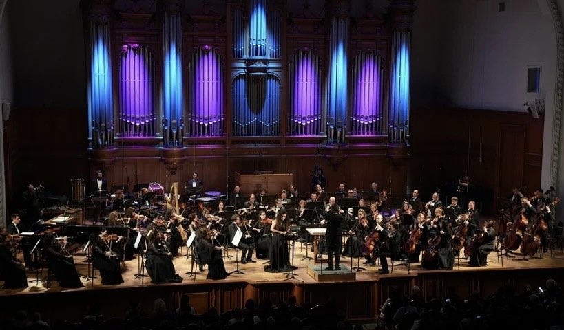 Russia’s oldest orchestra performs a Vietnamese music piece. (Photo: VNA) 440501252_389765530720859_3909626945763267507_n.jpg