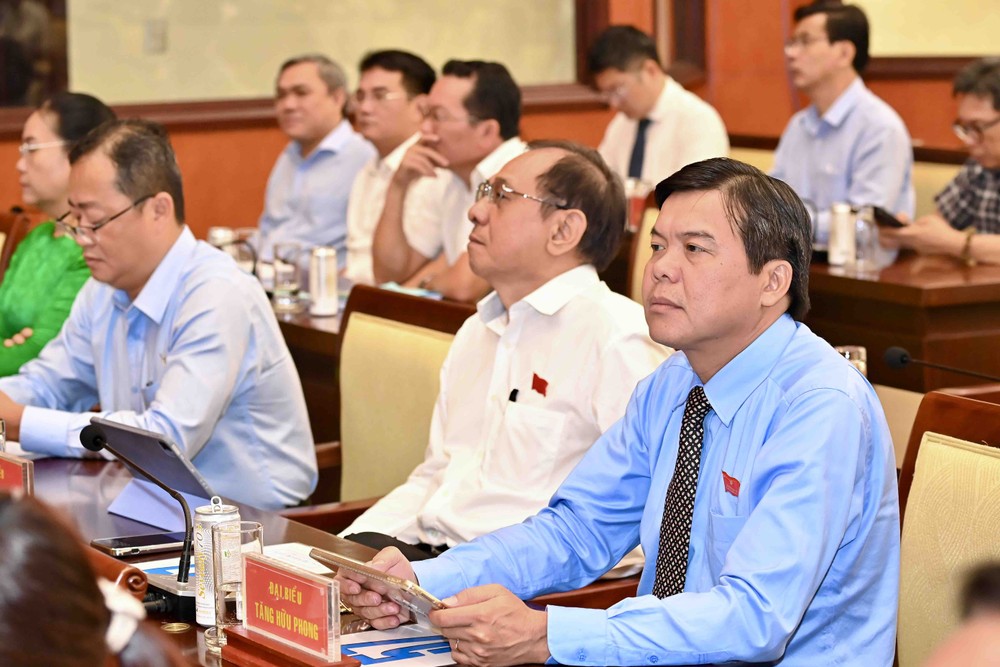 Delegates attend the 15th session of the 10th tenure of the People's Council of HCMC in the 2021-2026 period opened on May 19. (Photo: SGGP) 8-3091.jpg.jpg
