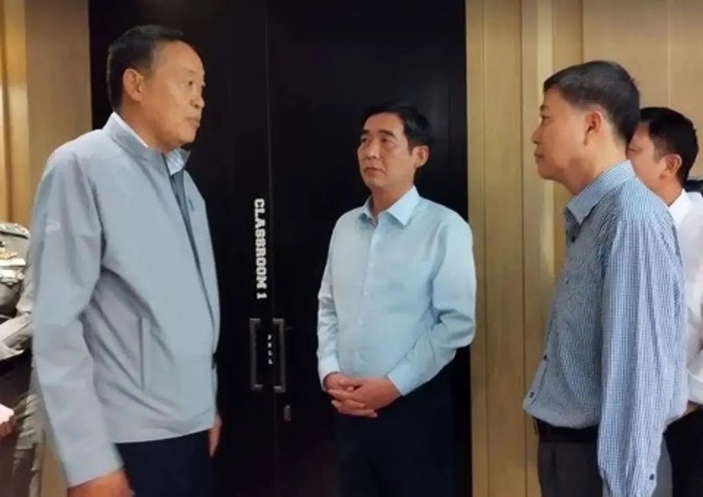 Thai Prime Minister Srettha Thavisin (L) and Vietnamese Ambassador to Thailand Pham Viet Hung (C) are at the scene. 7ce70492-c3e6-44d5-b68f-4784fbb79372-63-7330.jpeg.jpg