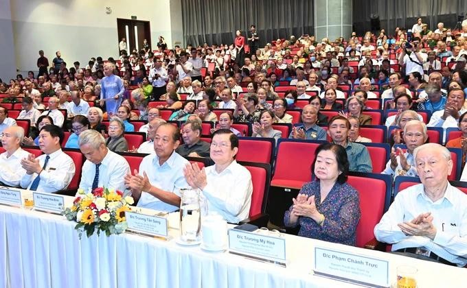 Delegates attend the gathering. cuutu1.jpg